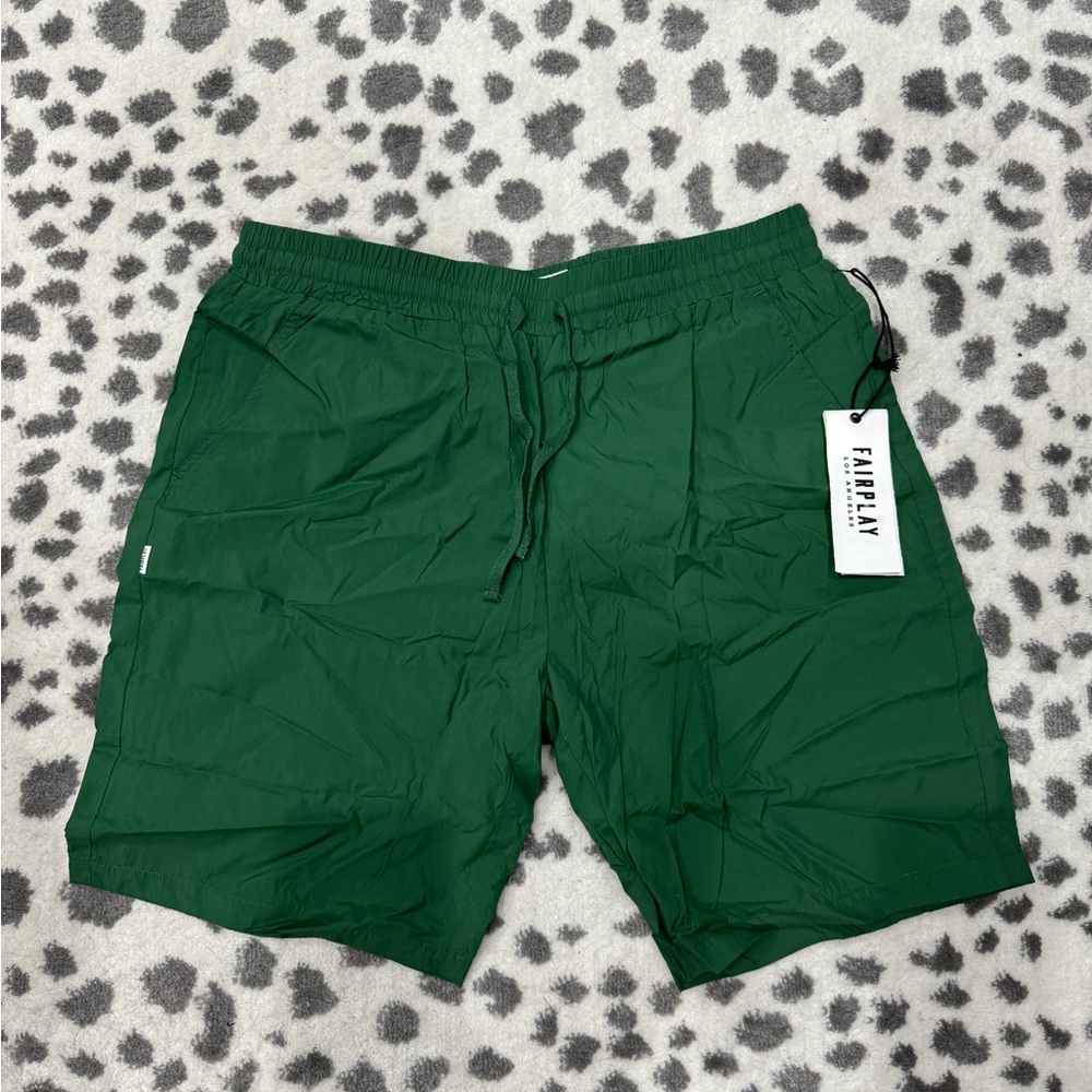 Men’s FairPlay Green Windbreaker Shorts - NWT - Size Large